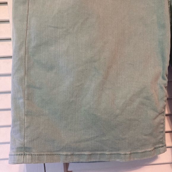 Soft Surroundings Stretch High Rise Bermuda Shorts Blue Denim Size Small - Picture 4 of 8